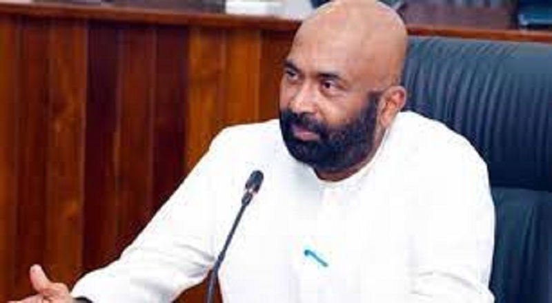 வாகனங்கள் மீதான இறக்குமதி கட்டுப்பாடுகளை நீக்குவது குறித்து பரிசீலித்த பின்னரே தீர்மானம் எடுக்க முடிவு