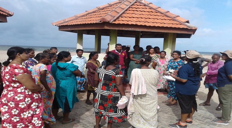 தாழ்வுபாடு மீன்பிடிப் பகுதி தொடங்கி கீரி கடற்கரை வரை துப்புரவு பணி.