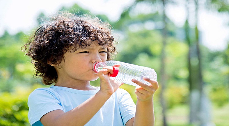 வெப்பத்தினால் குழந்தைகளுக்கு ஏற்படும் விளைவுகளைத் தவிர்ப்பதில் கவனம் செலுத்த வேண்டும் - தீபால் பெரேரா