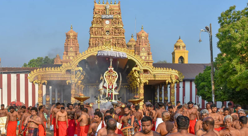 நல்லூர் கந்தசுவாமி ஆலயத்தில் புதுவருட விசேட பூசை வழிபாடுகள்!