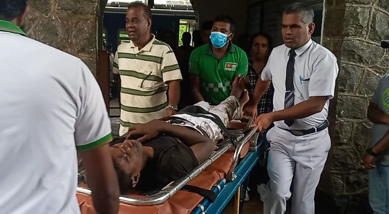 செல்ஃபி எடுக்க முயன்று ரயிலில் இருந்து விழுந்த 15 வயது சிறுவன்