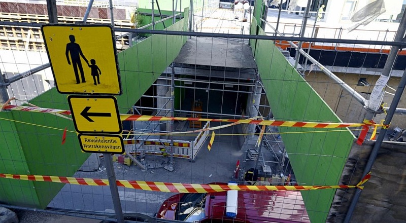 பின்லாந்தில் பாலம் இடிந்து விழுந்து விபத்துக்குள்ளானதில் குழந்தைகள் உள்பட 24 பேர் படுகாயம்