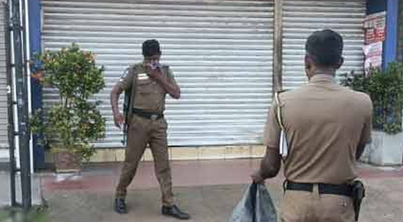வவுனியா நகர வர்த்தக நிலையம் முன்பாக சடலம் ஒன்று மீட்பு!