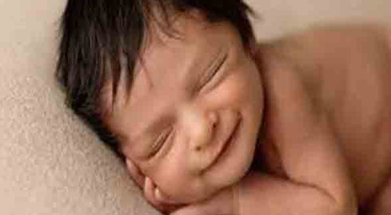 மூன்று வயதான குழந்தையை தலைகீழாக தூக்கி அடித்த தந்தை!