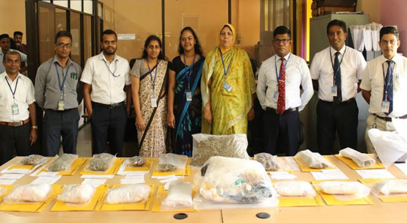 விமானத்தில் வந்த மூன்று கோடி மதிப்புள்ள "குஷ்"