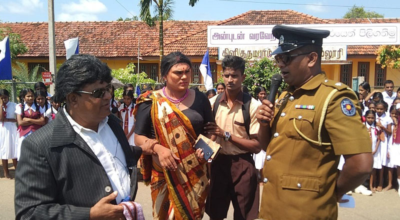 பொலிஸ் திணைக்களத்தின் ஏற்பாட்டில் கிளிநொச்சி பாடசாலை ஒன்றில் முன்னடுக்கப்பட்ட நிகழ்வு!