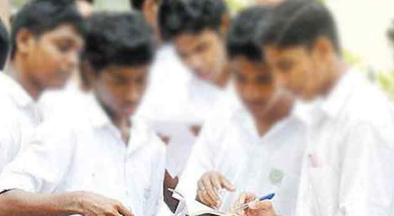 சாதாரண தர பரீட்சைக்கு தோற்றிய மாணவன் மீது தாக்குதல்: சிறுநீரில் இருந்து இரத்தம் வெளியேற்றம்