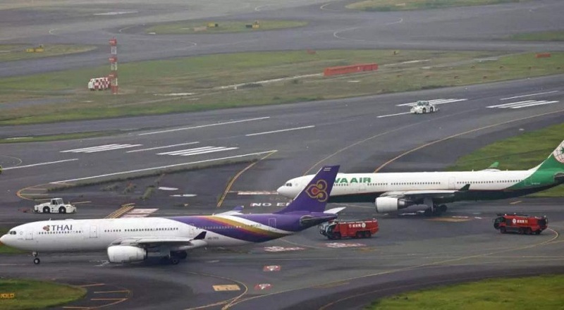 ஜப்பானில் நேருக்கு நேர் மோதிய இரண்டு பயணிகள் விமானம்