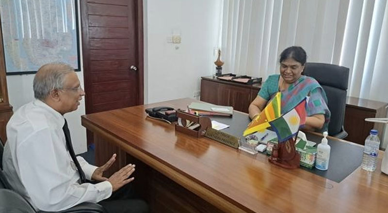 வடக்கு ஆளுநருக்கும் சுமந்திரனுக்கு இடையில் கலந்துரையாடல்!