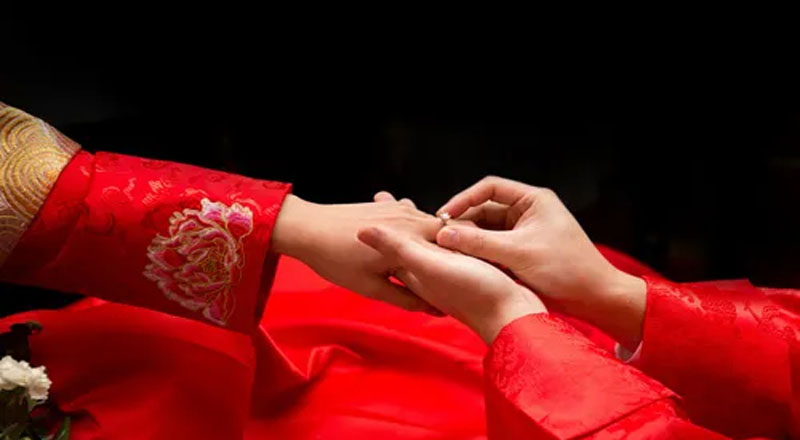 சீனாவில் திருமணம் செய்பவர்களின் எண்ணிக்கை வரலாறு காணாத அளவில் குறைந்துள்ளது