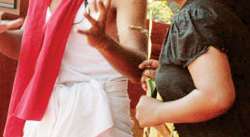 நோய்க்கு சிகிச்சை பெற கோவிலுக்கு சென்ற சிறுமிக்கு நேர்ந்த பரிதாபம்