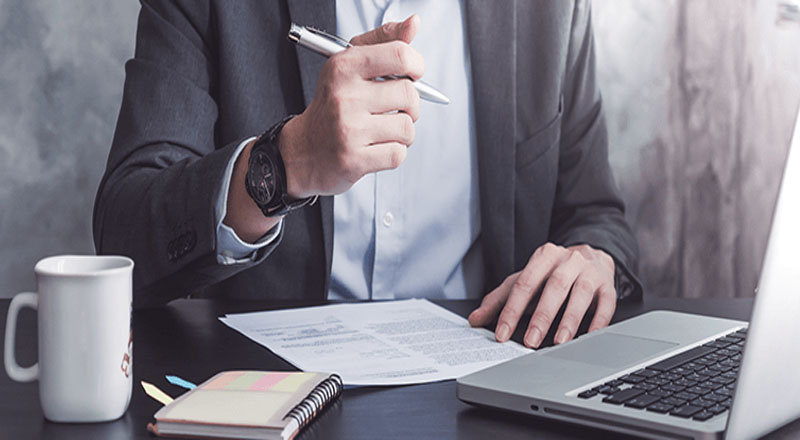 போலியான கல்விச் சான்றிதழ்களை சமர்ப்பித்து உயர் பதவியைப் பெற்ற அதிகாரி: விசாரணைகள் ஆரம்பம்