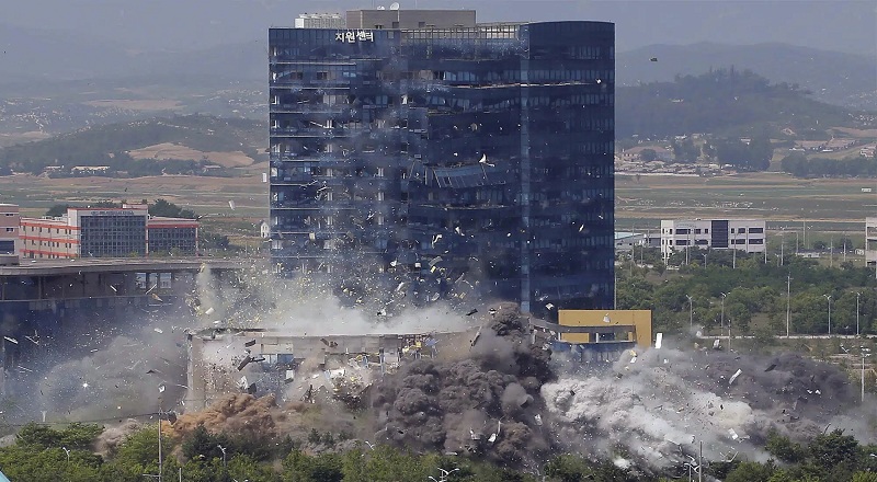 தகவல் தொடர்பு அலுவலகத்தை தகர்த்தமைக்காக வட கொரிய அரசிடம் 290 கோடி ரூபாய் நஷ்ட ஈடு கேட்ட தென்கொரியா