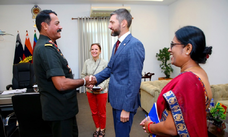 சர்வதேச செஞ்சிலுவைச்சங்க பிரதிநிதிகள் யாழ். பாதுகாப்புப் படைத் தலைமையக தளபதியுடன்   சந்திப்பு