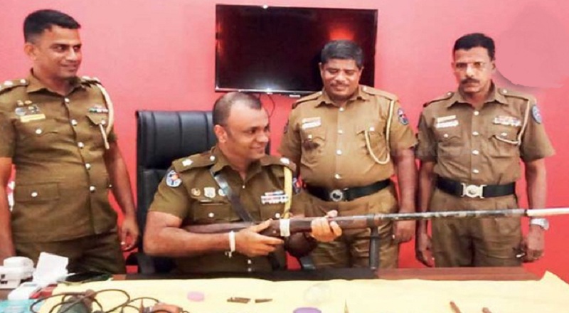 பிரசித்திபெற யூடியூபில் துப்பாக்கிகள் தயாரிக்கப்படும் வீடியோக்களை பதிவிட்ட இருவர் கைது