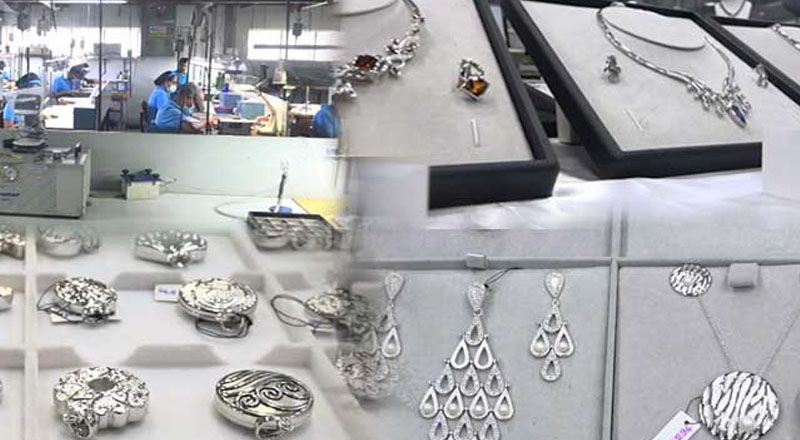 இறந்தவர்களின் அஸ்தியை வைத்து நினைவுப் பொருட்கள் தயாரிக்கும் தொழிற்சாலை!