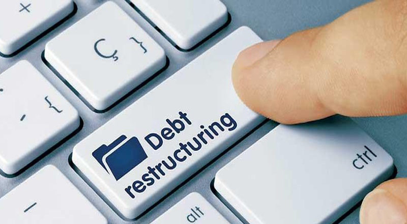 கடன் மறுசீரமைப்பு தொடர்பாக மக்களை பயமுறுத்தியவர்களுக்கு எதிராக  முறைப்பாடு