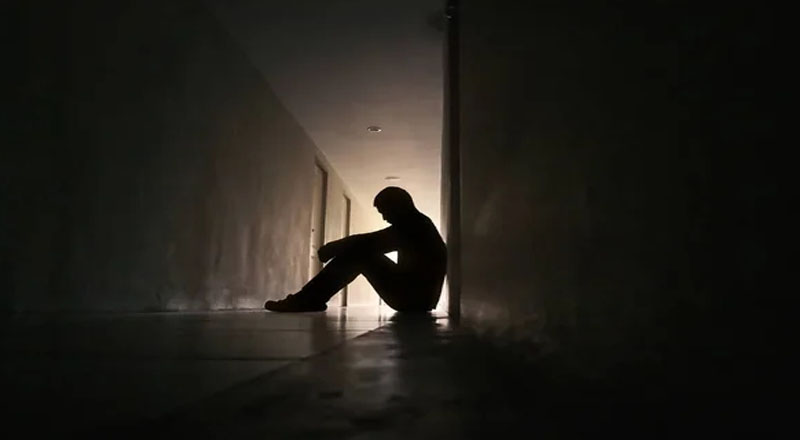 சித்திரவதையை தாங்கிக்கொள்ள முடியாமல்   படிப்பை கைவிட்ட எட்டு மாணவர்கள்