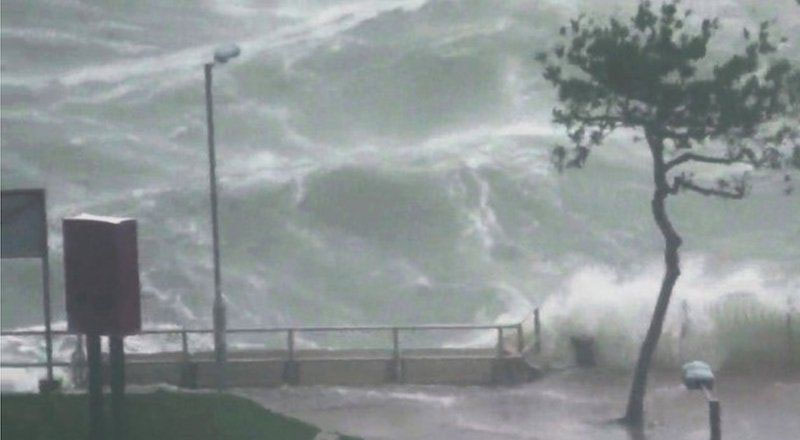 தென் சீனாவில் சூறாவளி தாக்கம்