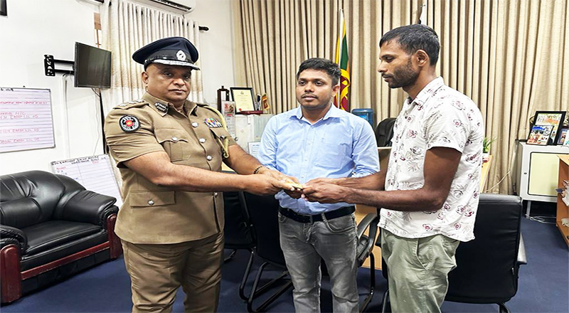 கொழும்பில் ஆதரவற்ற சிங்கள குடும்பத்திற்கு தியாகி ஐயா நிதியுதவி