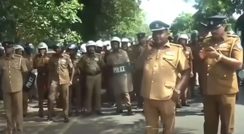 தண்ணீருக்காக விவசாயிகள் ஆர்ப்பாட்டம்: பொலிஸார் தடியடி தாக்குதல்