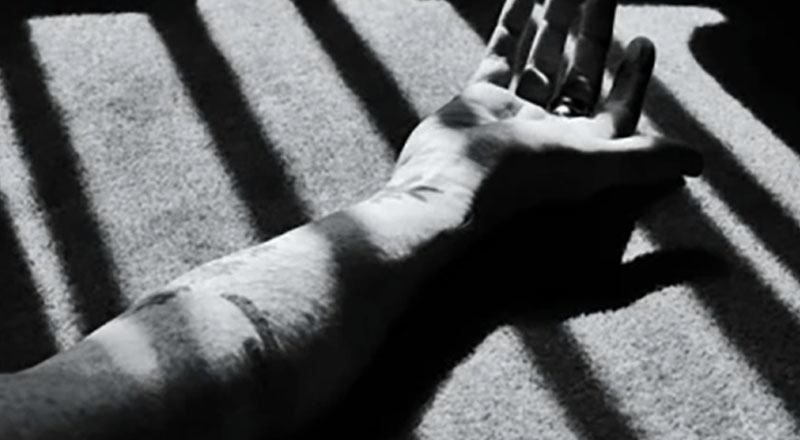 வெள்ளவத்தையில் 8 மாடிக்கட்டிடத்தில் இருந்து விழுந்து இளைஞர் உயிரிழப்பு!