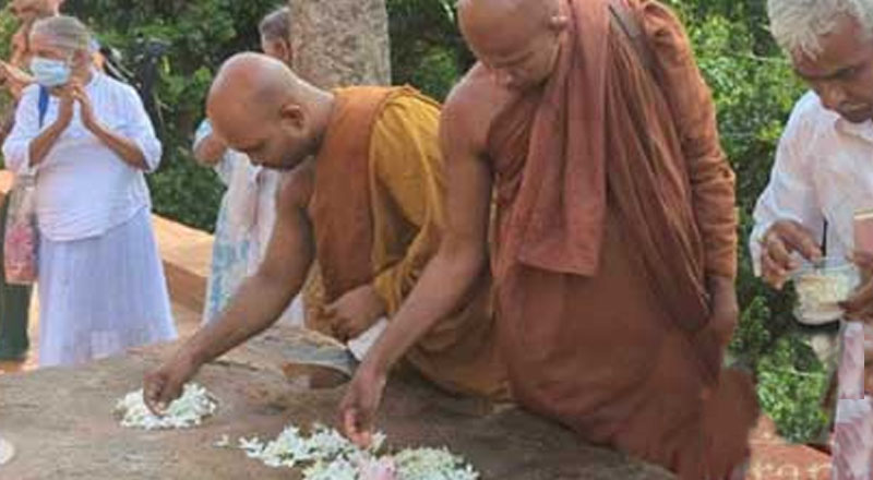 குருந்தூரில் பொங்கலுடன் விகாரையிலும் விசேட வழிபாடு!