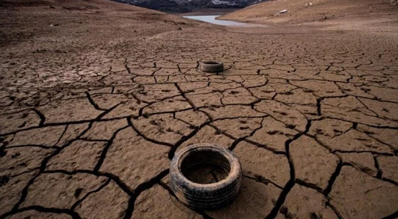 இலங்கையில் வறட்சியினால்  2 இலட்சத்திற்கும் அதிகமானோர் பாதிப்பு!