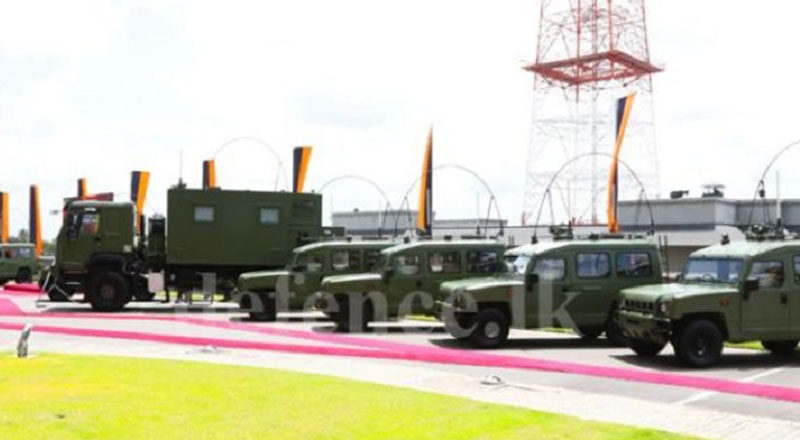 இராணுவ வாகனங்கள் சிலவற்றை கையளித்த சீன தேசிய பாதுகாப்பு அமைச்சு!