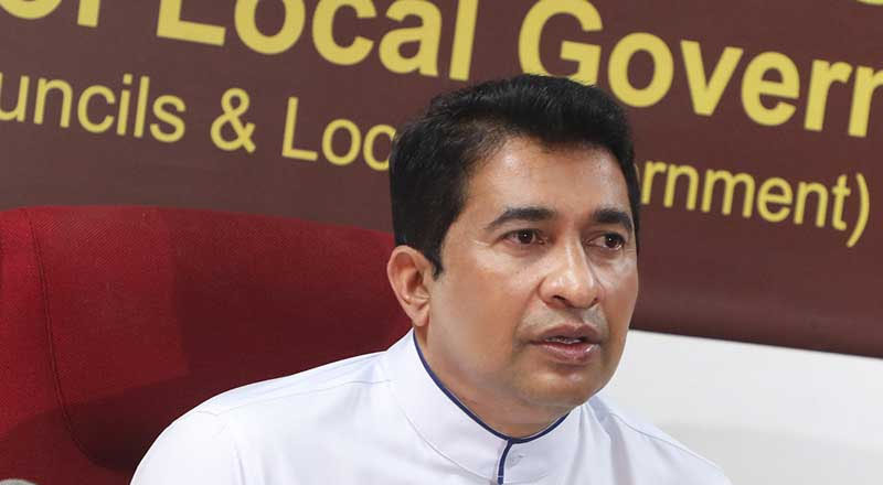 முறையாக பணியாற்றாத அரசு ஊழியர்கள் தண்டிக்கப்பட வேண்டும்: ரொஷான்