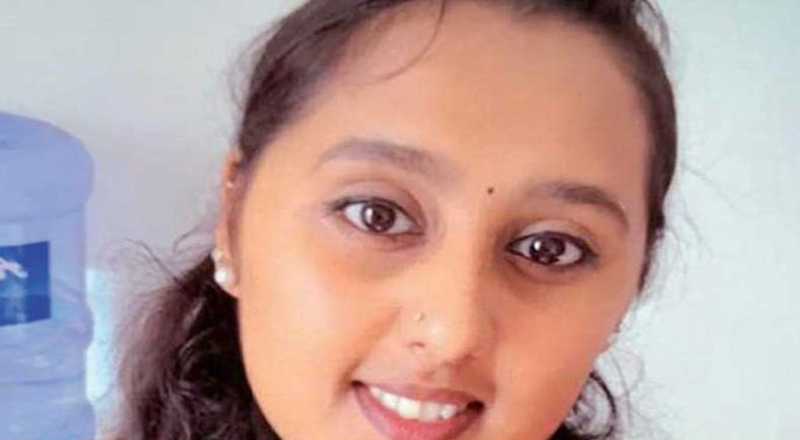 இங்கிலாந்தில் இருந்து வந்த யாழ்.யுவதி 13வது மாடியில் இருந்து தவறி விழுந்து மரணம்: சந்தேகத்தின் பேரில் காதலன் கைது