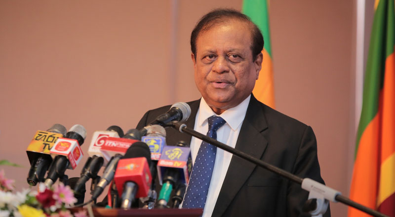 புத்திசாலிகள் நாட்டை விட்டு வெளியேறுவதற்குப் பதிலாக இதை செய்யலாம்!