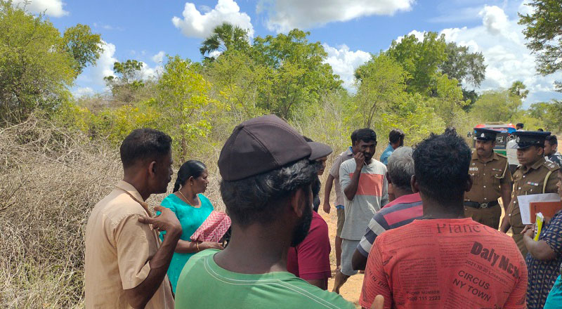 பொலிஸ் பாதுகாப்புடன் அரச காணி பிடிக்க சென்ற ஊடகவியலாளர்: பிரதேச மக்களால் விரட்டியடிப்பு
