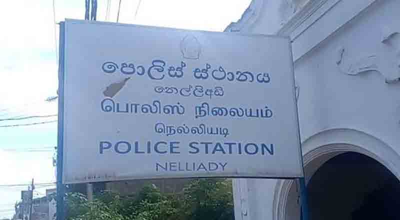 முன்பகை காரணமாக நிகழ்ந்த வாள் வெட்டு: வைத்தியசாலையில் யாழ்  இளைஞன்