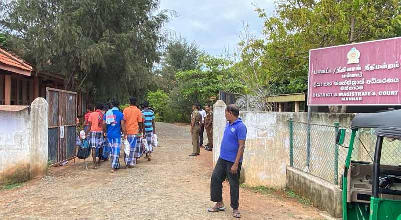 15 இந்திய மீனவர்களையும் விளக்கமறியலில் வைக்க மன்னார் நீதிமன்றம் உத்தரவு!.