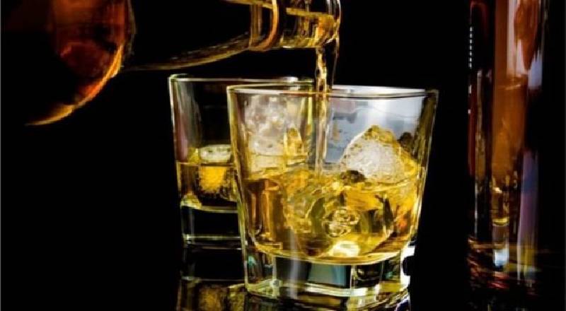 விடுதிகள் மற்றும் உணவகங்களுக்கான மதுபான அனுமதி பத்திரம் நிறுத்தம்!