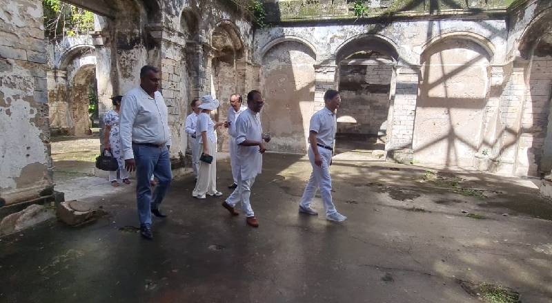 யாழிற்கு விஜயம் மேற்கொண்டுள்ள சீன தூதுவர் - சந்தேகம் வெளியிட்டுள்ள சமூக ஆர்வலர்கள்!