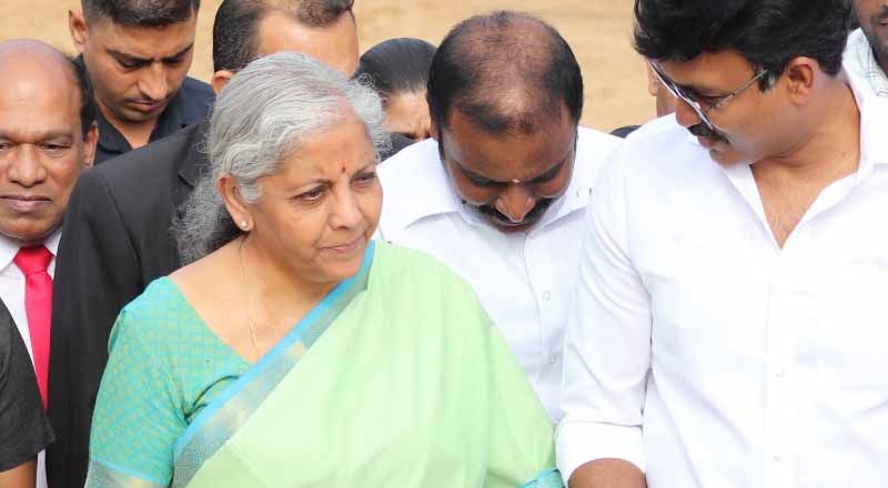 ஜனாதிபதியை சந்தித்த நிர்மலா சீதாராமன்: இரு தரப்பு ஒப்பந்தங்களிலும் கைச்சாத்து