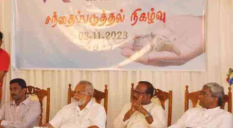 கடலட்டை பண்ணைகளை பூகோள அரசியலுடன் தொடர்புபடுத்த வேண்டாம்: டக்ளஸ்