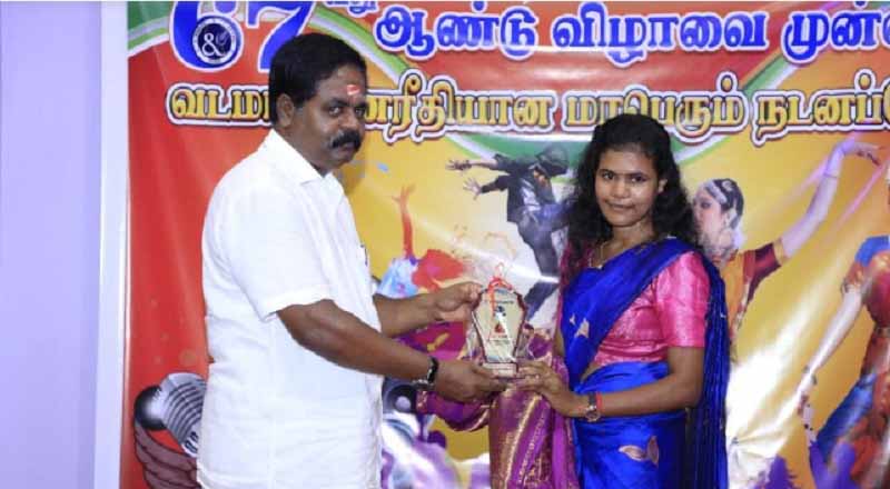 தென்னிந்தியக் கலைஞர்களின் இறக்குமதி சுதேசியக் கலைஞர்களை மலினப்படுத்துகின்றது! சிறிதரன்