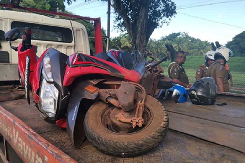 வவுனியாவில் இடம்பெற்ற கோர விபத்து - ஐவர் வைத்திசாலையில்!