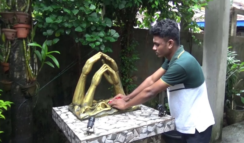 ஆழிப்பேரலை நினைவு தூபியில் சுனாமி பேபி அஞ்சலி!