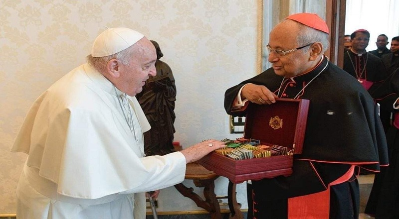 போப் பிரான்சிசை சந்தித்த இலங்கை ஆயர் பேரவையினர்