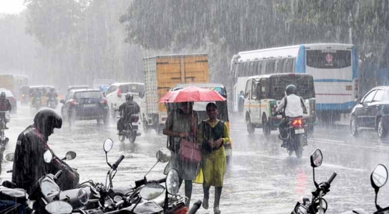 மீண்டும் கன மழைக்கு வாய்ப்பு: சென்னையை விட்டு வெளியேறும் மக்கள்