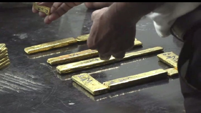 இலங்கையில் இருந்து படகில் கடத்தி செல்லப்பட்ட 4 கோடி பெறுமதியான தங்கம் பறிமுதல்!