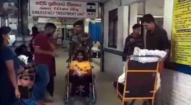 வேலைநிறுத்தப் போராட்டம் முன்னெடுக்கப்படும் வைத்தியசாலைகளில் இராணுவம் உதவி!