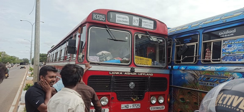 அரச, தனியார் பேருந்து போட்டியால் பயணிகள் தொடர்ந்தும் பாதிப்பு!