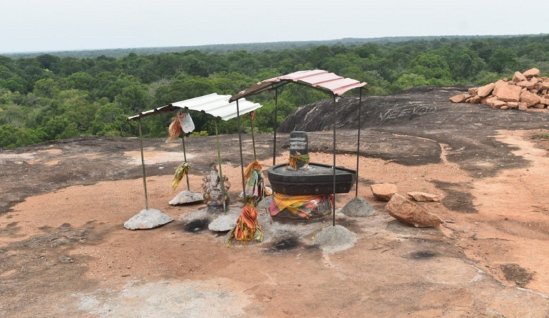 வெடுக்குநாறி ஆதி லிங்கேஸ்வரர் ஆலய பூசகரிடம் பயங்கரவாத புலனாய்வு பிரிவு விசாரணை!