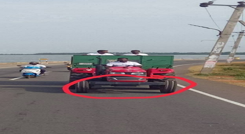 இலக்கத்தகடு இன்றி வீதியில் வந்த குப்பை ஏற்றும் வாகனம்!
