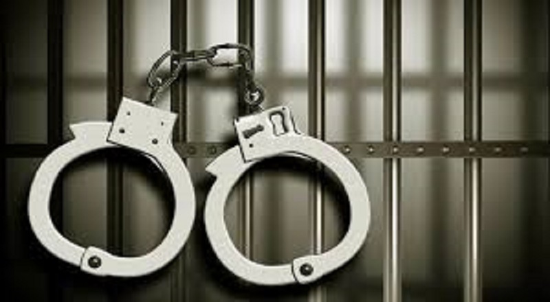 யாழில்  ரிக்ரொக் காதலனுக்கு மோட்டார்சைக்கிள் வாங்குவதற்காக  நகை திருடிய யுவதி கைது!